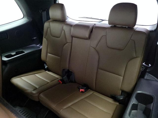 Photo of 2021 Black Kia Telluride