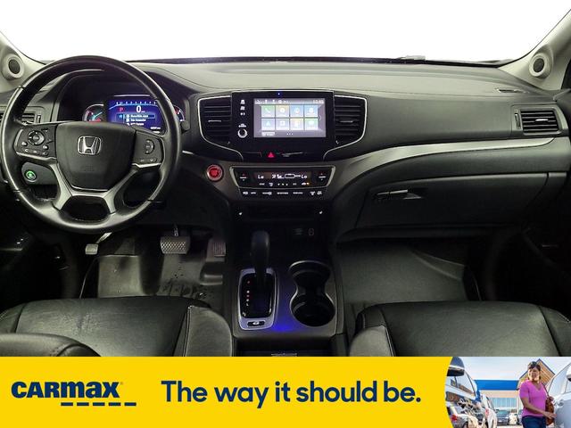 Photo of 2019 Gray Honda Pilot