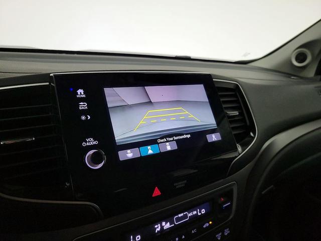 Photo of 2019 Gray Honda Pilot