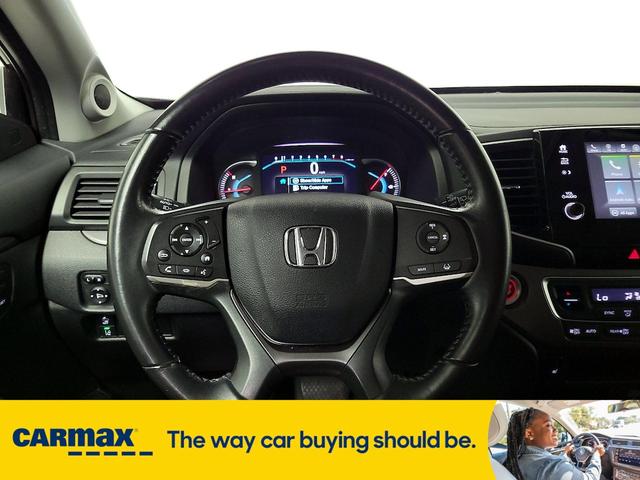 Photo of 2019 Gray Honda Pilot