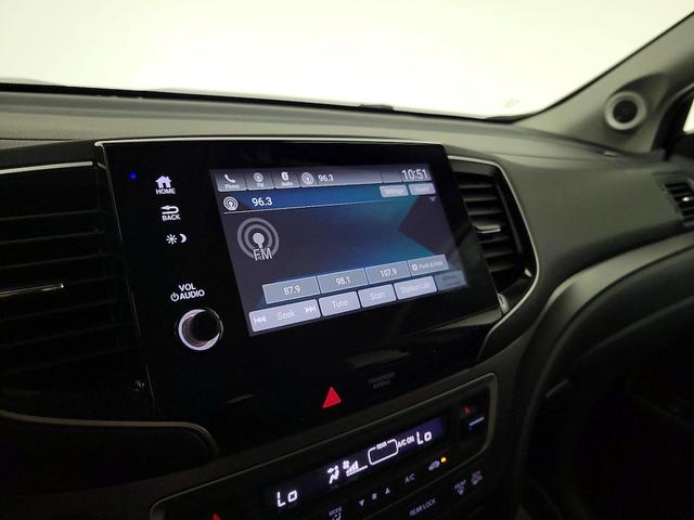 Photo of 2019 Gray Honda Pilot