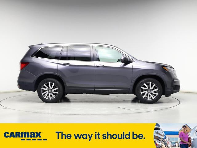 Photo of 2019 Gray Honda Pilot
