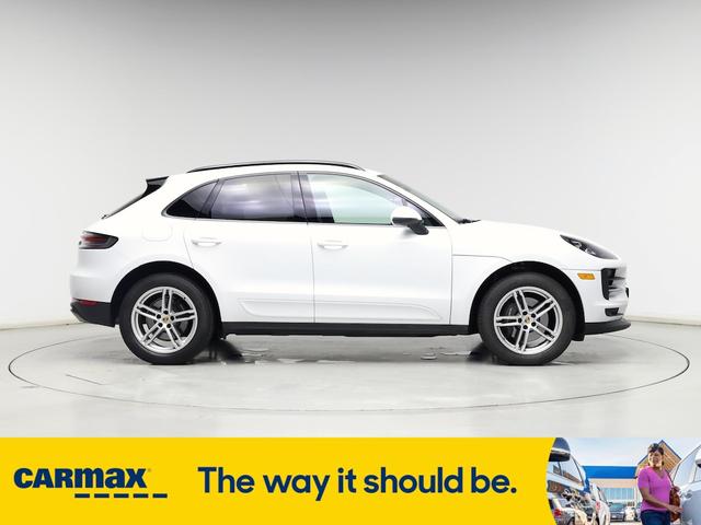 Photo of 2021 White Porsche Macan