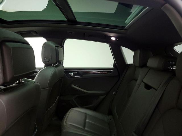 Photo of 2021 White Porsche Macan