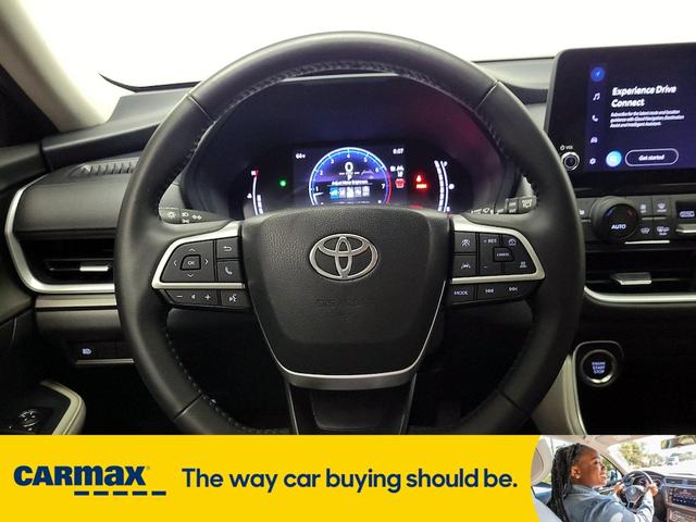 Photo of 2024 Black Toyota Grand Highlander