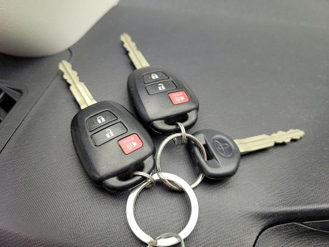 Photo of 2015 Silver Toyota Prius c