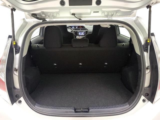 Photo of 2015 Silver Toyota Prius c