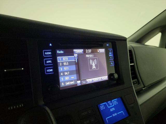 Photo of 2015 Blue Toyota Sienna