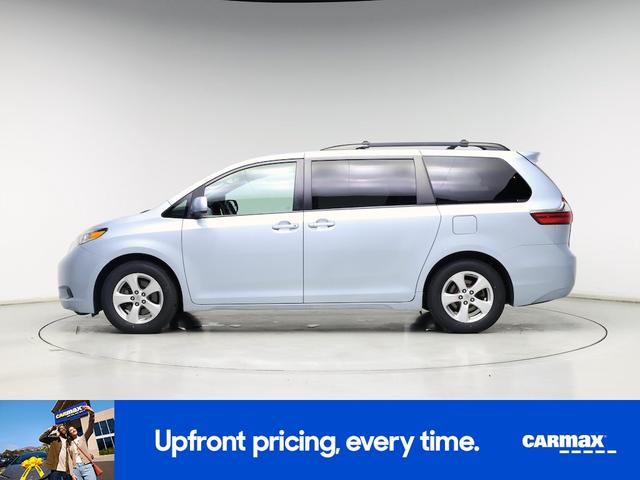 Photo of 2015 Blue Toyota Sienna