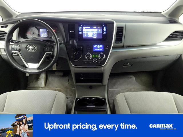 Photo of 2015 Blue Toyota Sienna
