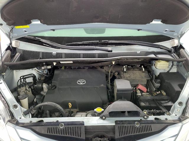 Photo of 2015 Blue Toyota Sienna
