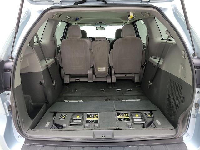 Photo of 2015 Blue Toyota Sienna