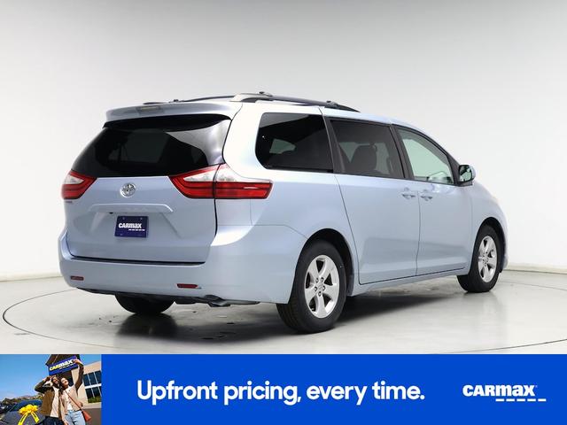 Photo of 2015 Blue Toyota Sienna