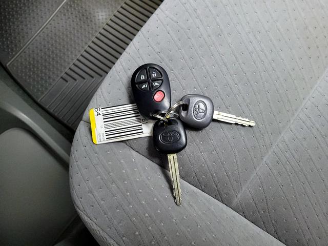 Photo of 2015 Blue Toyota Sienna