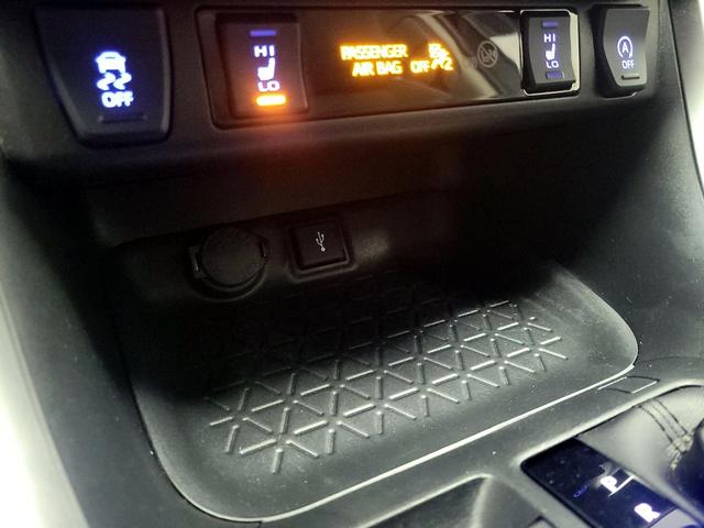 Photo of 2021 Black Toyota RAV4