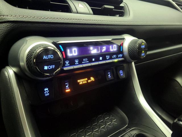 Photo of 2021 Black Toyota RAV4