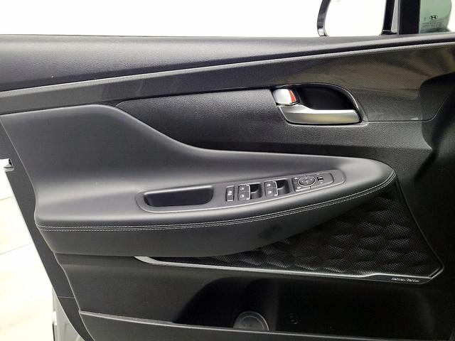 Photo of 2022 Silver Hyundai SANTA FE