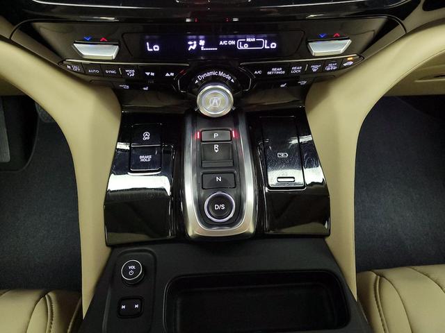 Photo of 2025 White Acura MDX