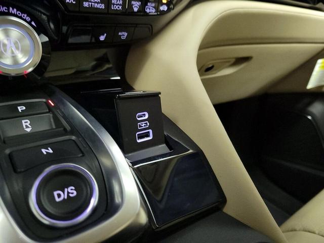 Photo of 2025 White Acura MDX