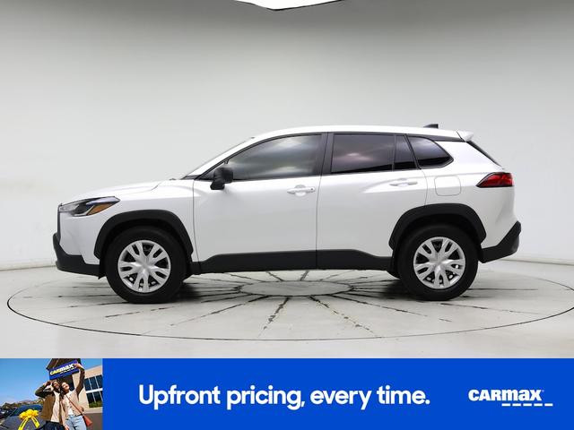 Photo of 2024 White Toyota Corolla Cross