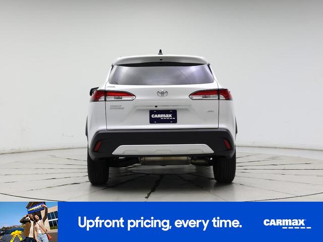 Photo of 2024 White Toyota Corolla Cross