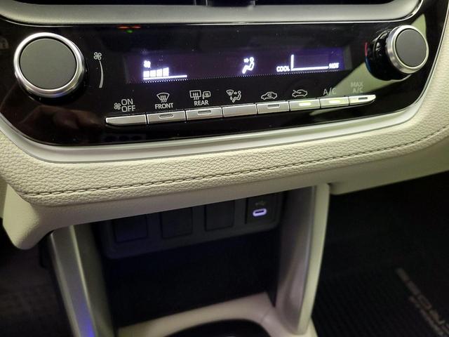 Photo of 2024 White Toyota Corolla Cross