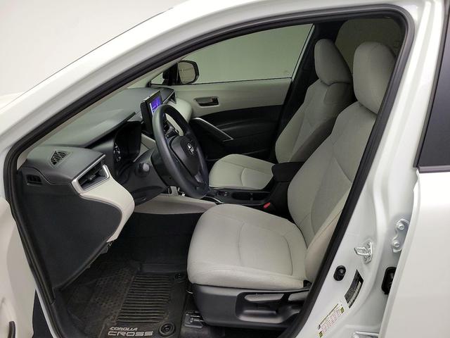 Photo of 2024 White Toyota Corolla Cross