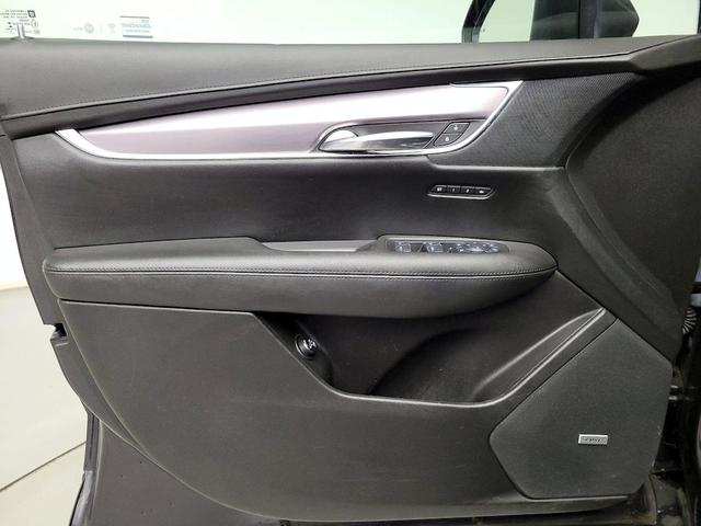 Photo of 2017 Gray Cadillac XT5