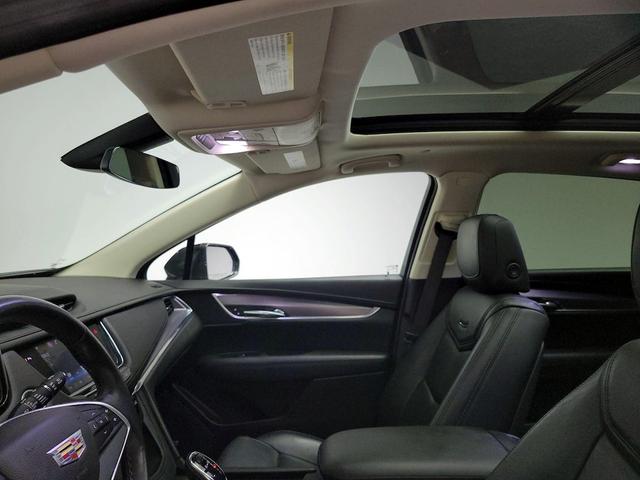 Photo of 2017 Gray Cadillac XT5
