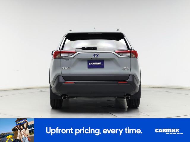 Photo of 2021 Green Toyota RAV4 Hybrid