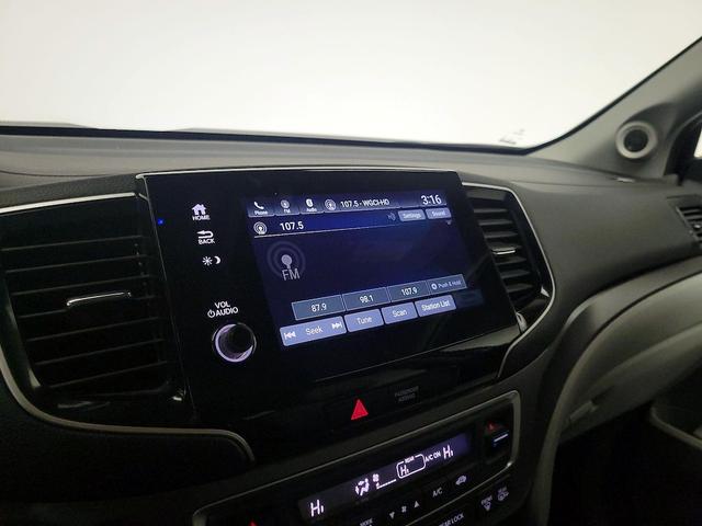Photo of 2021 Silver Honda Pilot