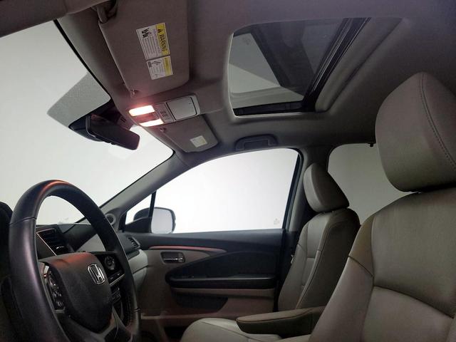 Photo of 2021 Silver Honda Pilot