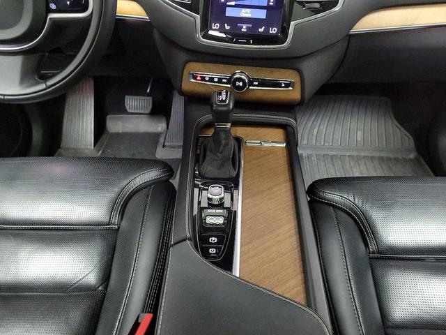 Photo of 2020 Blue Volvo XC90