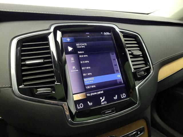 Photo of 2020 Blue Volvo XC90