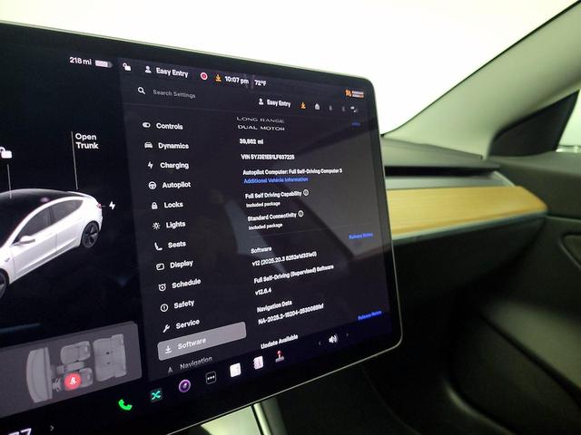 Photo of 2020 White Tesla Model 3