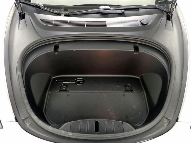 Photo of 2020 White Tesla Model 3