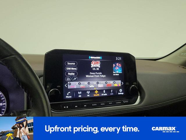 Photo of 2022 Black Nissan Rogue