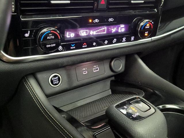 Photo of 2022 Black Nissan Rogue