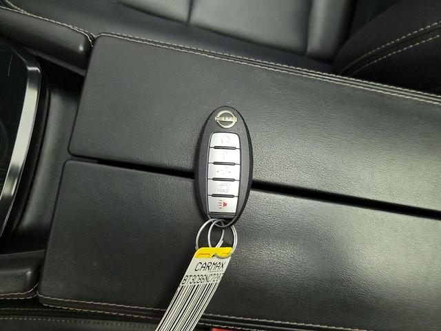 Photo of 2022 Black Nissan Rogue