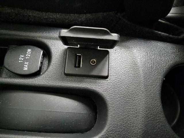 Photo of 2016 White Nissan Versa Note