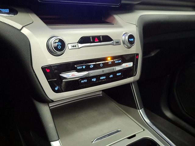 Photo of 2023 Black Ford Explorer