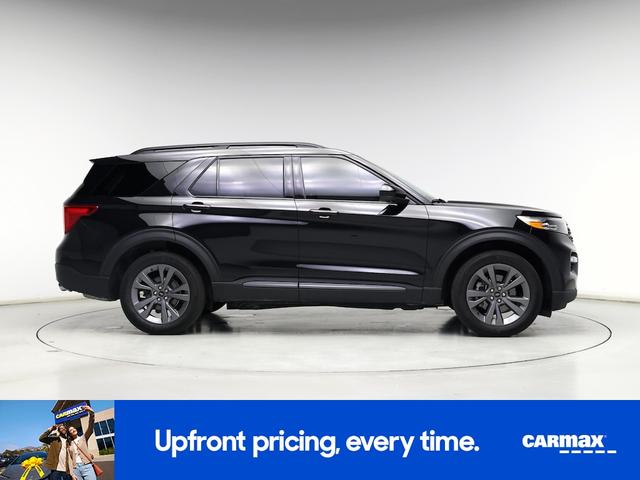 Photo of 2023 Black Ford Explorer