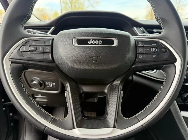 Photo of 2023 Gray Jeep Grand Cherokee L