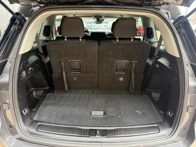 Photo of 2023 Gray Jeep Grand Cherokee L