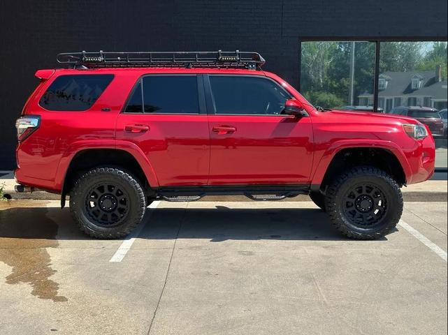 Photo of 2016 Red Toyota 4Runner