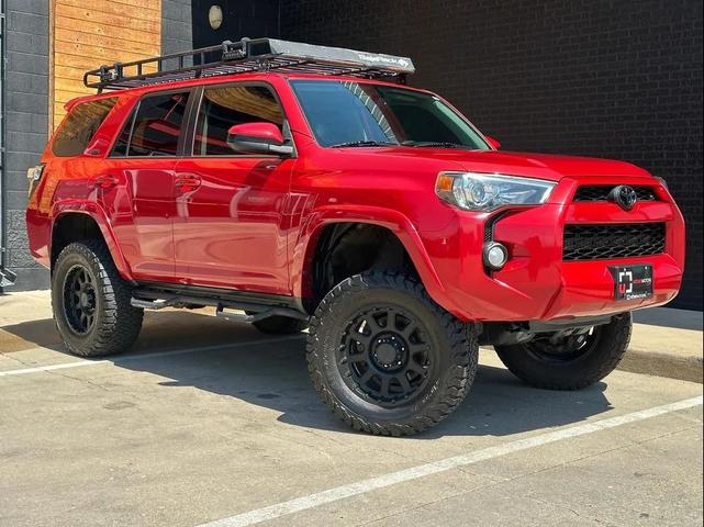 Photo of 2016 Red Toyota 4Runner