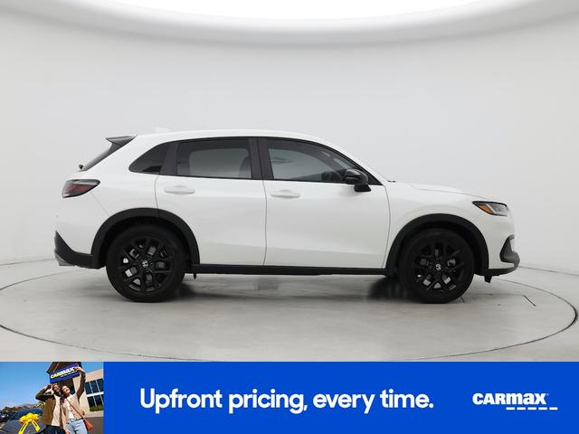 Photo of 2024 White Honda HR-V