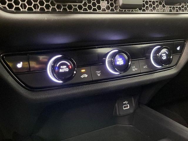 Photo of 2024 White Honda HR-V