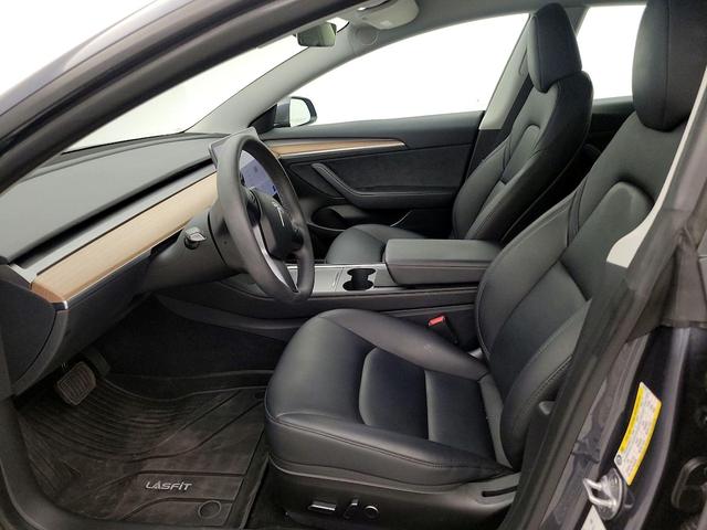 Photo of 2023 Gray Tesla Model 3