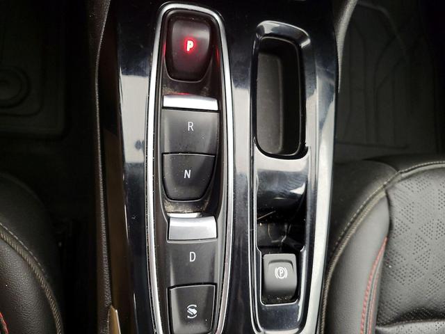 Photo of 2023 White Chevrolet Bolt EUV